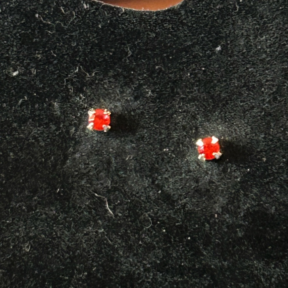 ❤️ ⭐Red Stud Earrings - Picture 4 of 4